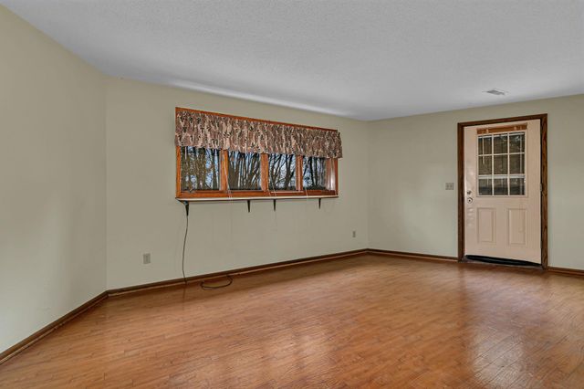 1720 48th Avenue NE, Willmar, MN 56201