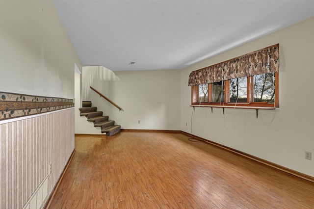 1720 48th Avenue NE, Willmar, MN 56201