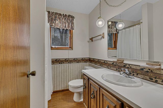 1720 48th Avenue NE, Willmar, MN 56201