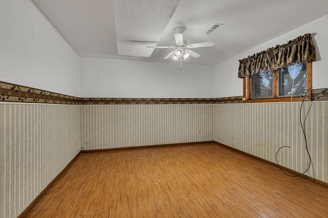 1720 48th Avenue NE, Willmar, MN 56201