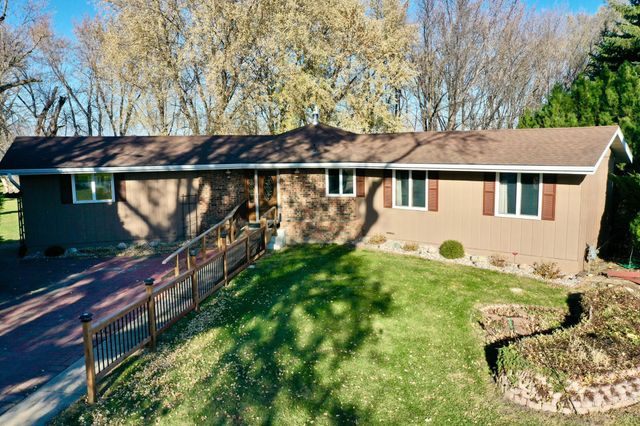 1720 48th Avenue NE, Willmar, MN 56201