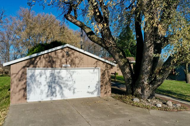 1720 48th Avenue NE, Willmar, MN 56201