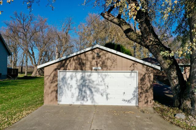 1720 48th Avenue NE, Willmar, MN 56201