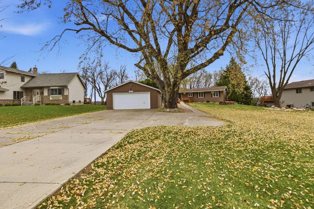 1720 48th Avenue NE, Willmar, MN 56201