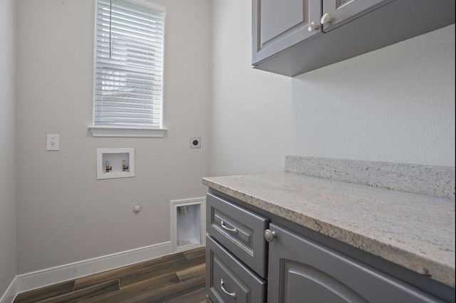 130 Koele CT, Bastrop, TX 78602