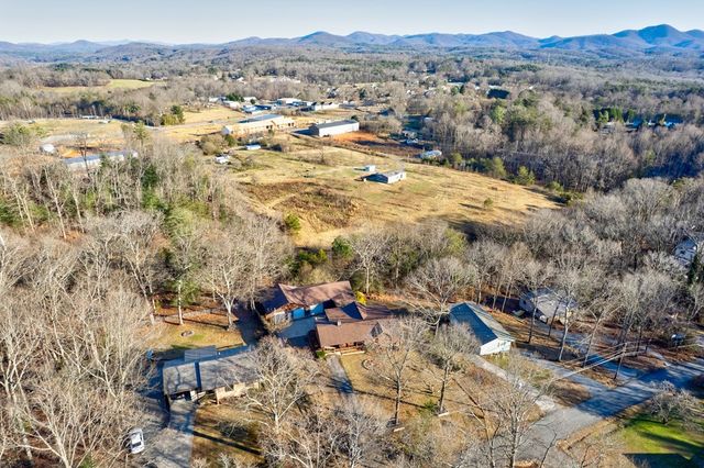 716 Lakeview Circle, Morganton, GA 30560