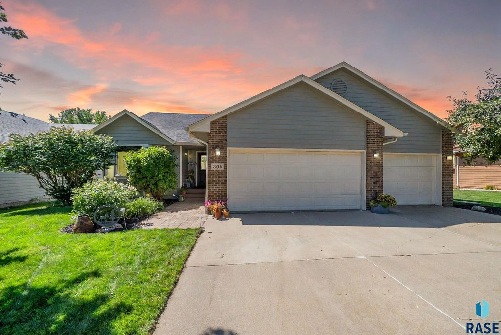 305 N Marquette Ave Avenue, Sioux Falls, SD 57110