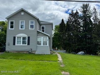 34 Haskell Street, Hagaman, NY 12086