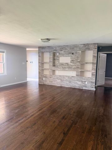 6092 Cleveland Street, Merrillville, IN 46410