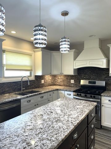 6092 Cleveland Street, Merrillville, IN 46410