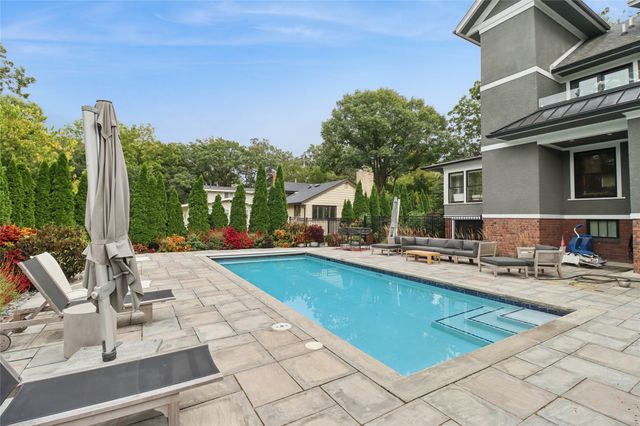 5215 Shriver Avenue, Des Moines, IA 50312