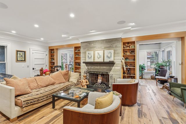 5215 Shriver Avenue, Des Moines, IA 50312