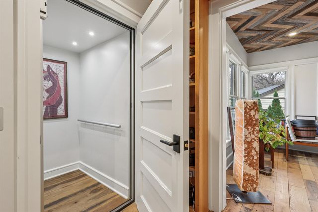 5215 Shriver Avenue, Des Moines, IA 50312