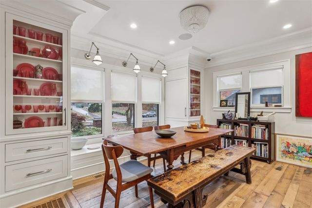 5215 Shriver Avenue, Des Moines, IA 50312