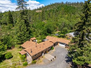 540 Jeannie Way, Cave Junction, OR 97523