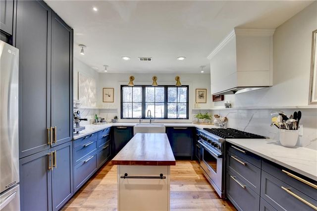 2582 Kenwood Drive, Duluth, GA 30096