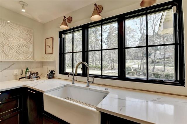 2582 Kenwood Drive, Duluth, GA 30096