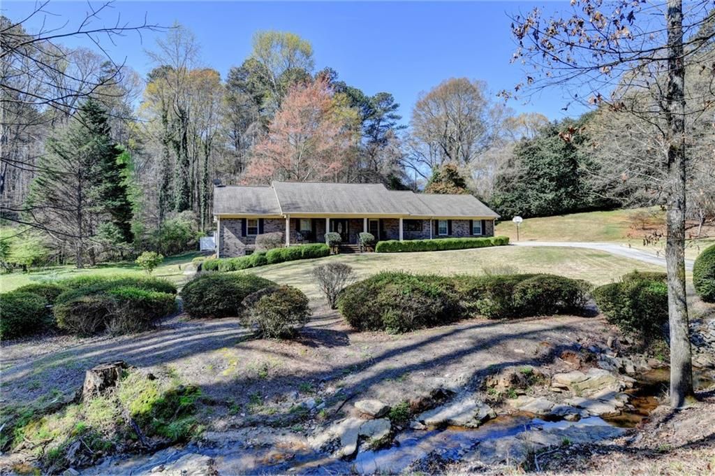 2582 Kenwood Drive, Duluth, GA 30096