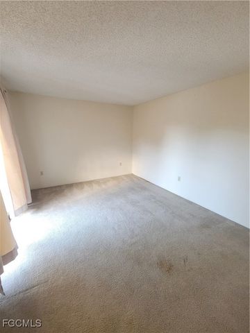 5243 Cedarbend DR 2, Fort Myers, FL 33919