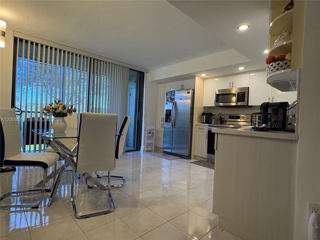 8025 SW 107th Ave 219, Miami, FL 33173