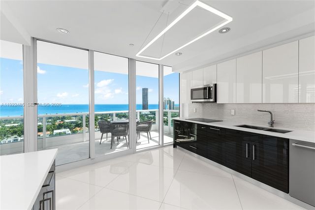 19955 NE 38th Court 2205, Aventura, FL 33180