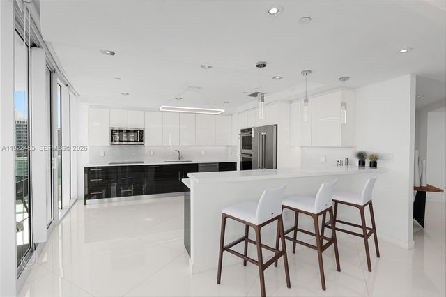19955 NE 38th Court 2205, Aventura, FL 33180