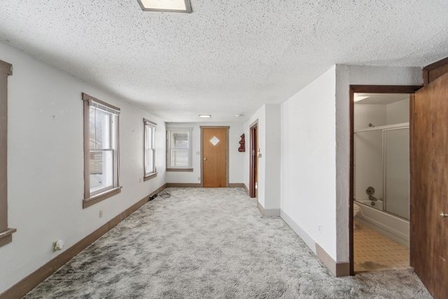 6525 NE Rising Sun Drive, Pleasant Hill, IA 50327