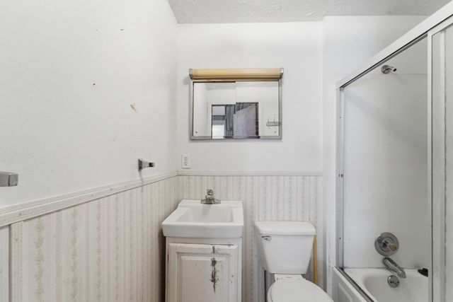 6525 NE Rising Sun Drive, Pleasant Hill, IA 50327