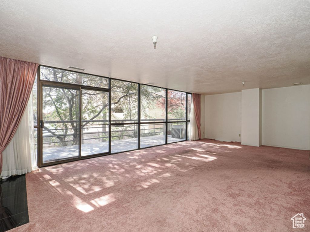 Image 15 of property listing at 560 E SOUTH TEMPLE #C101, Salt Lake City, UT 84102