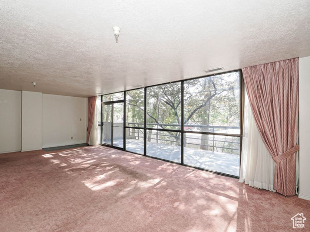 Image 16 of property listing at 560 E SOUTH TEMPLE #C101, Salt Lake City, UT 84102