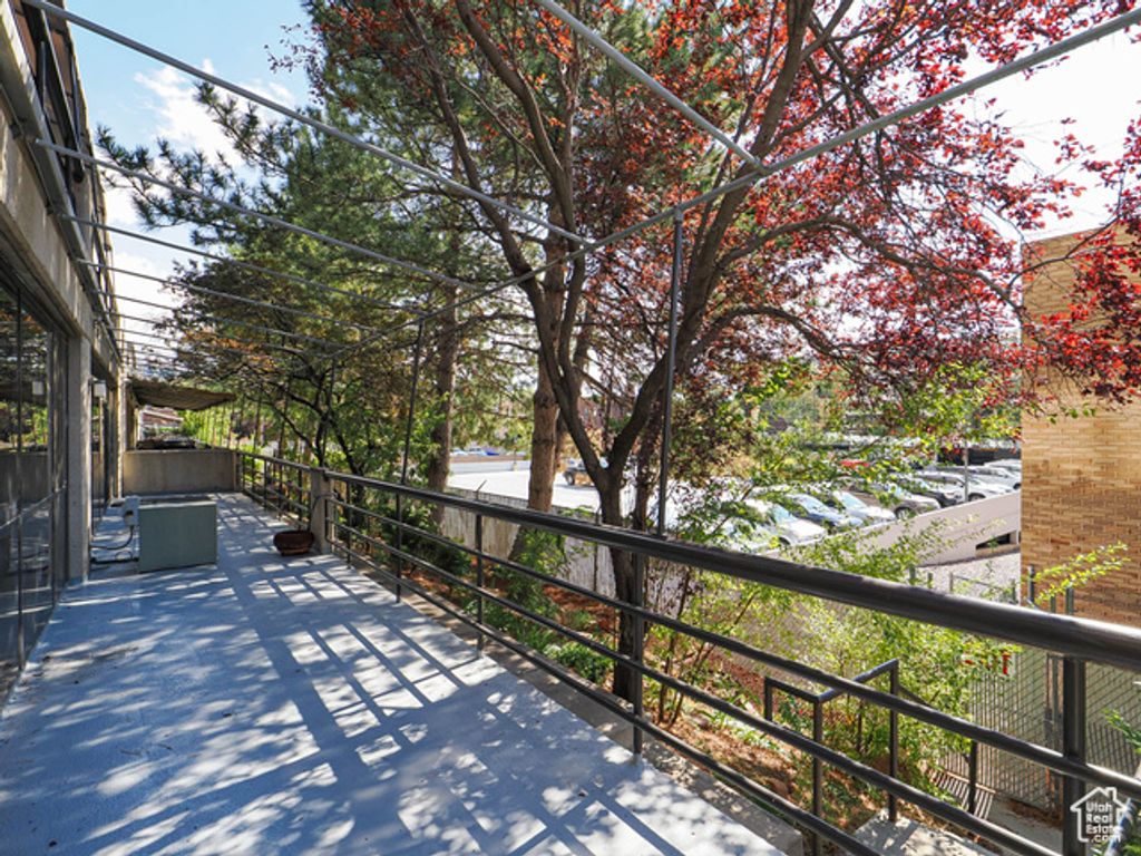 Image 19 of property listing at 560 E SOUTH TEMPLE #C101, Salt Lake City, UT 84102