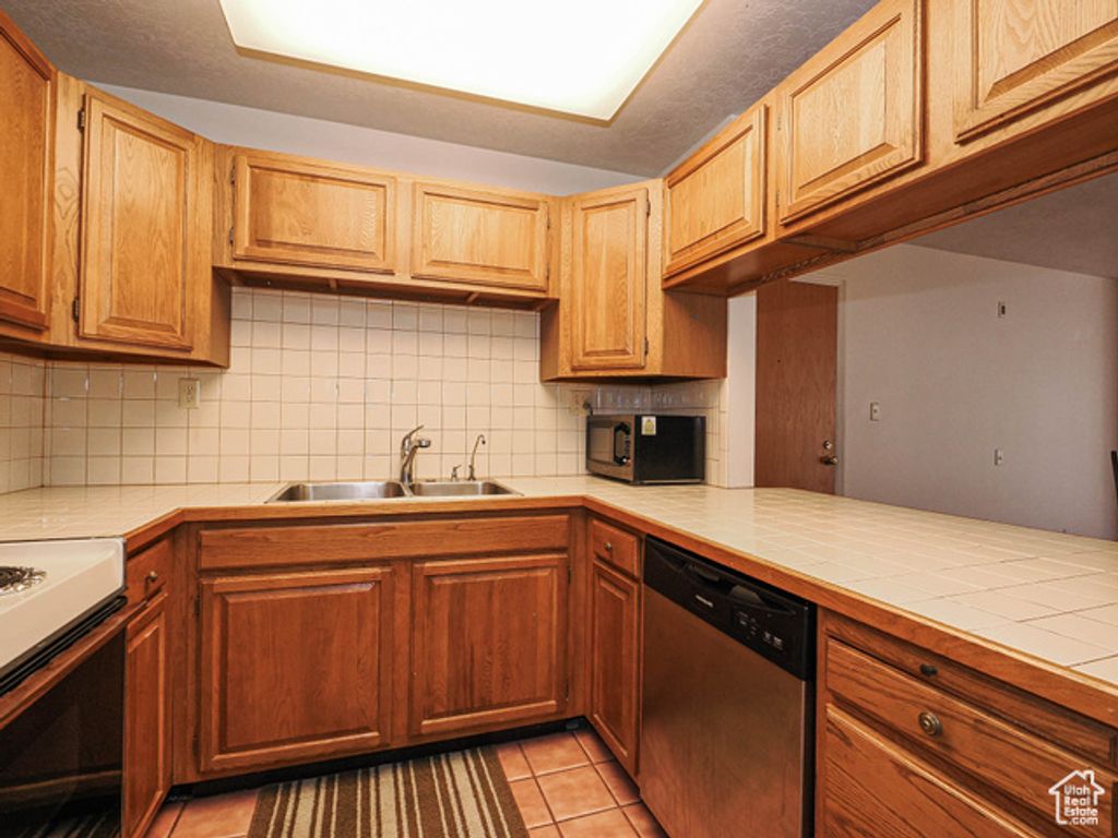 Image 7 of property listing at 560 E SOUTH TEMPLE #C101, Salt Lake City, UT 84102