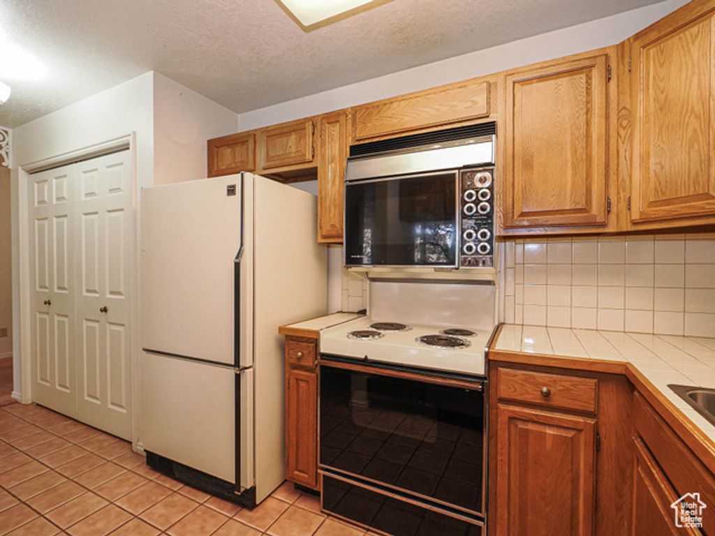Image 8 of property listing at 560 E SOUTH TEMPLE #C101, Salt Lake City, UT 84102