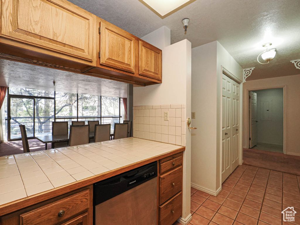 Image 9 of property listing at 560 E SOUTH TEMPLE #C101, Salt Lake City, UT 84102