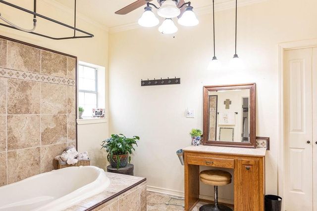 318 Peppertree, Village Mills, TX 77663