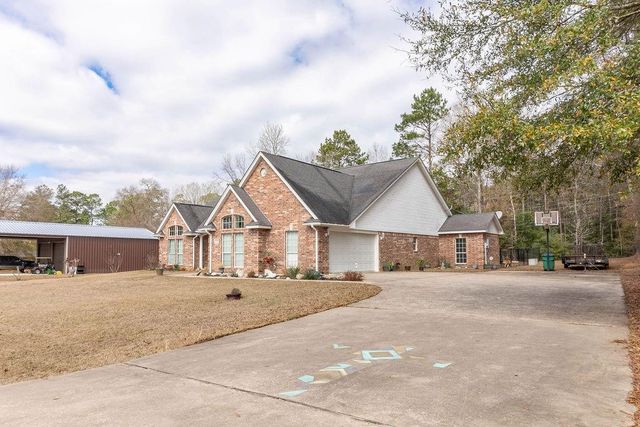 318 Peppertree, Village Mills, TX 77663