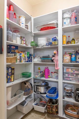 318 Peppertree, Village Mills, TX 77663