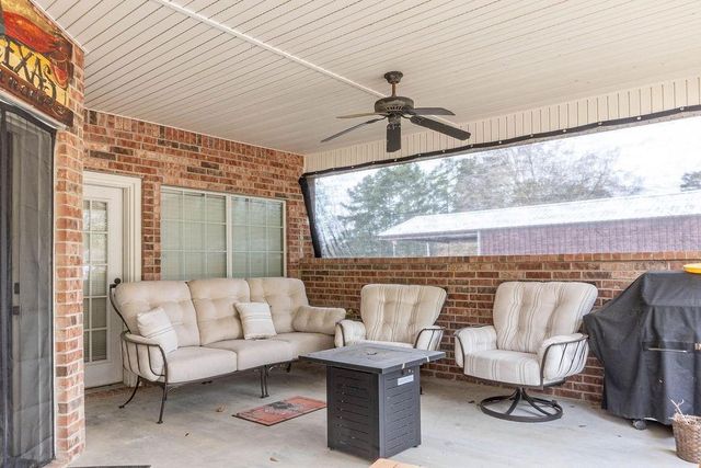 318 Peppertree, Village Mills, TX 77663