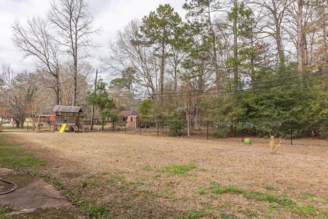 318 Peppertree, Village Mills, TX 77663