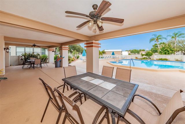 1022 BOWSPRIT LANE 1022, Holiday, FL 34691
