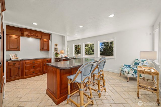 24 Broadway Hill Road, Hoquiam, WA 98550