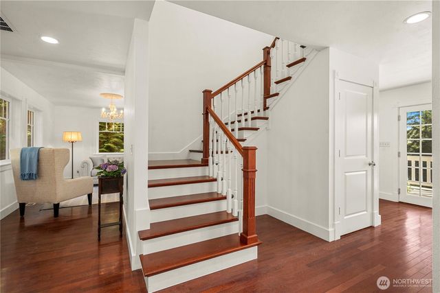 24 Broadway Hill Road, Hoquiam, WA 98550