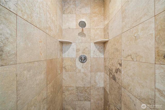 24 Broadway Hill Road, Hoquiam, WA 98550