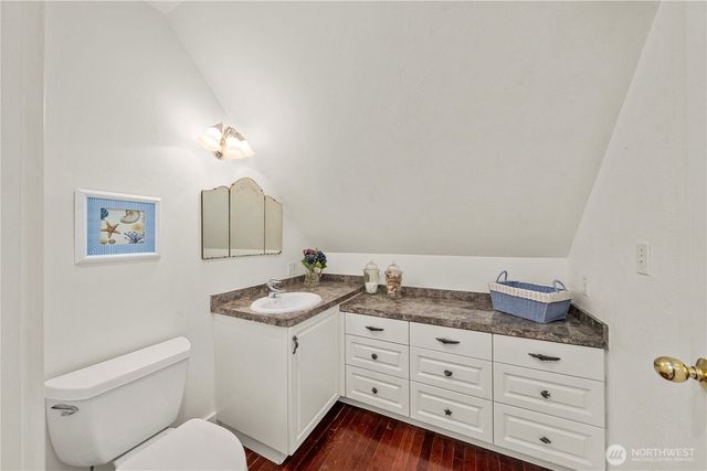 24 Broadway Hill Road, Hoquiam, WA 98550