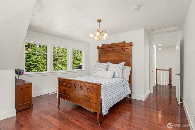 24 Broadway Hill Road, Hoquiam, WA 98550