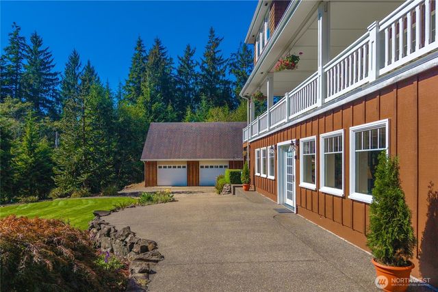 24 Broadway Hill Road, Hoquiam, WA 98550