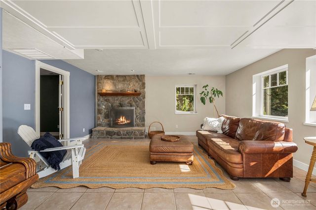 24 Broadway Hill Road, Hoquiam, WA 98550