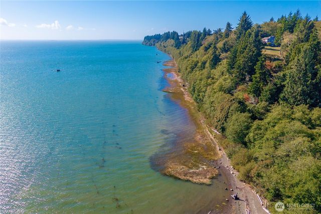 24 Broadway Hill Road, Hoquiam, WA 98550