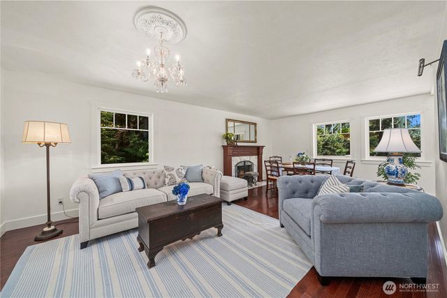 24 Broadway Hill Road, Hoquiam, WA 98550