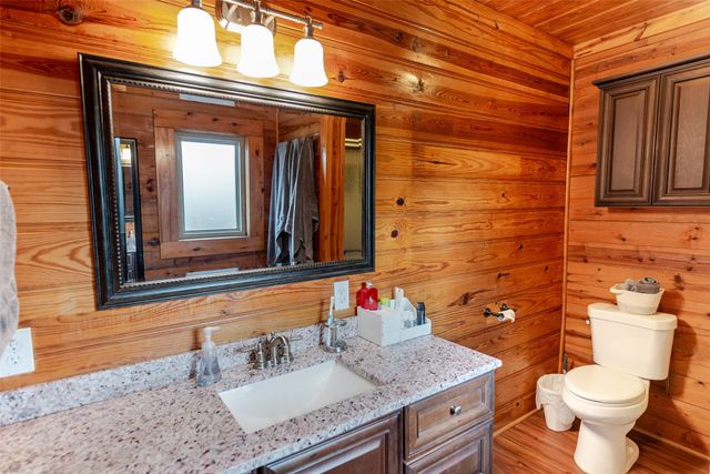 704 County Road 2601, Pittsburg, TX 75686